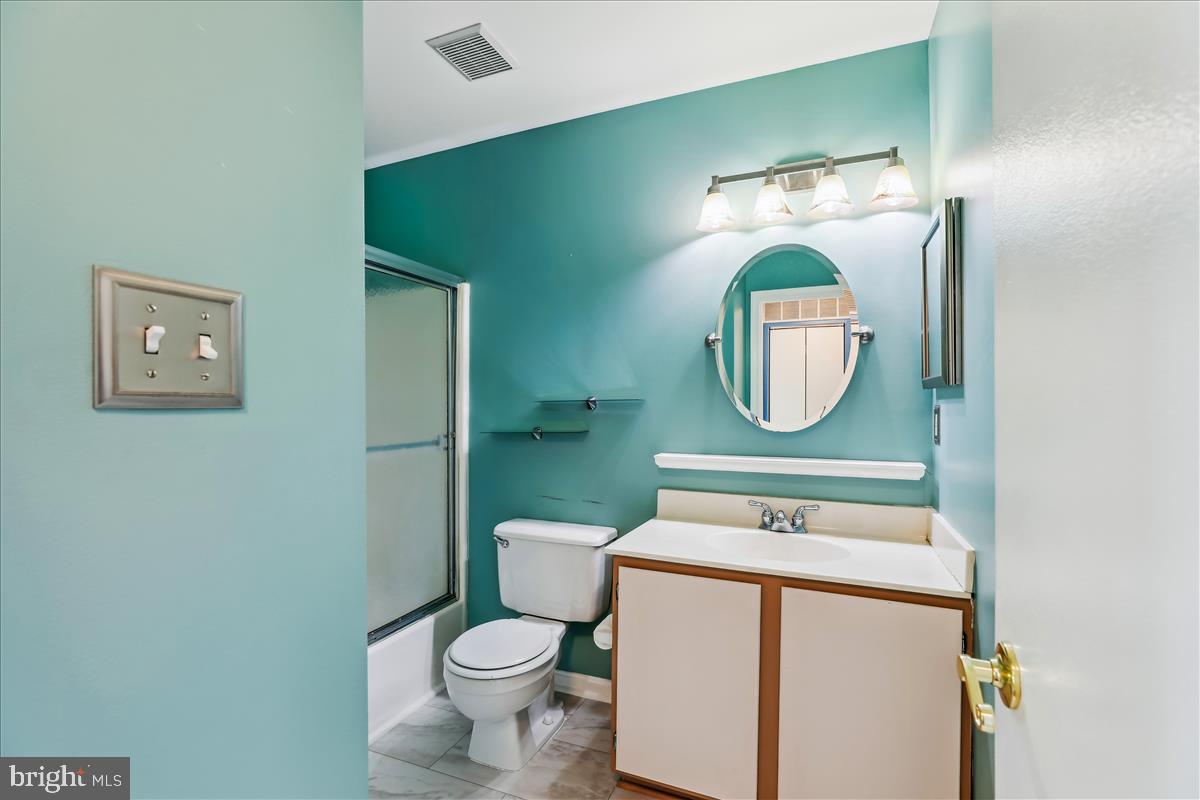 CROMWELL FOUNTAIN - Residential