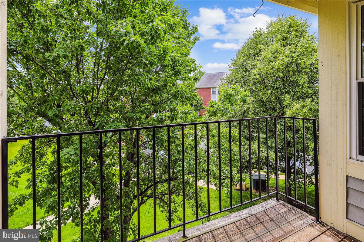 CROMWELL FOUNTAIN - Residential