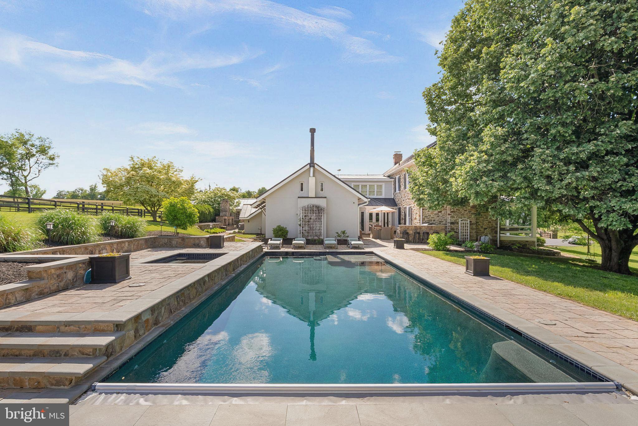 36437 WHISPERING SPRINGS COURT