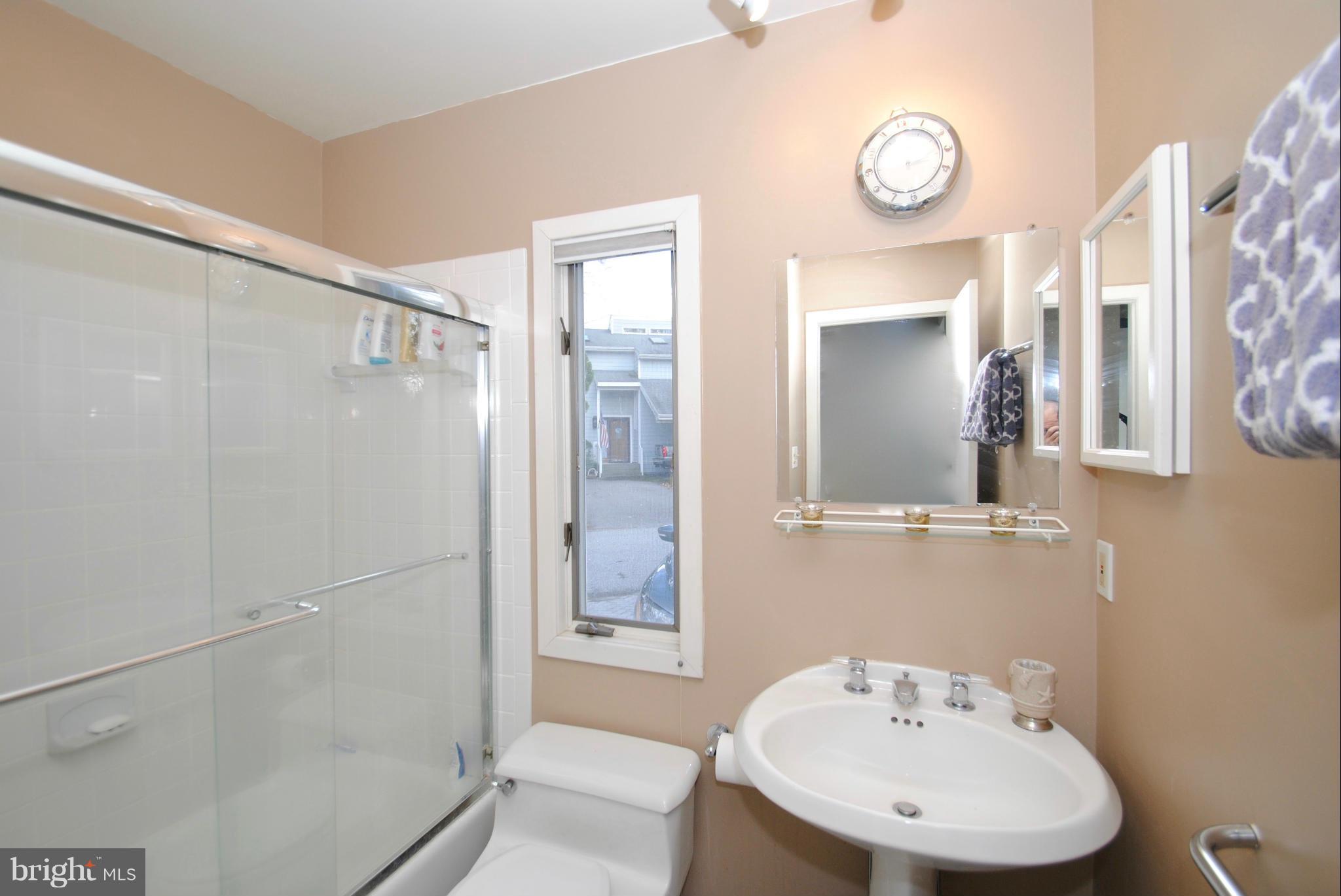 HERALD HARBOR - Residential Lease