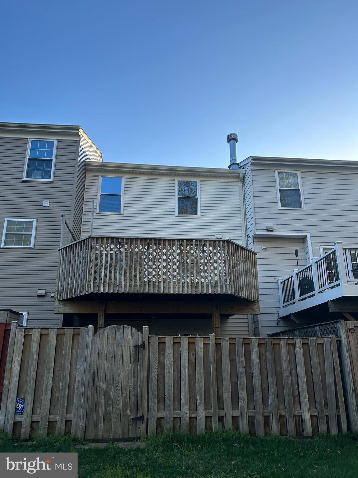 PRINCETON SQUARE - Residential Lease