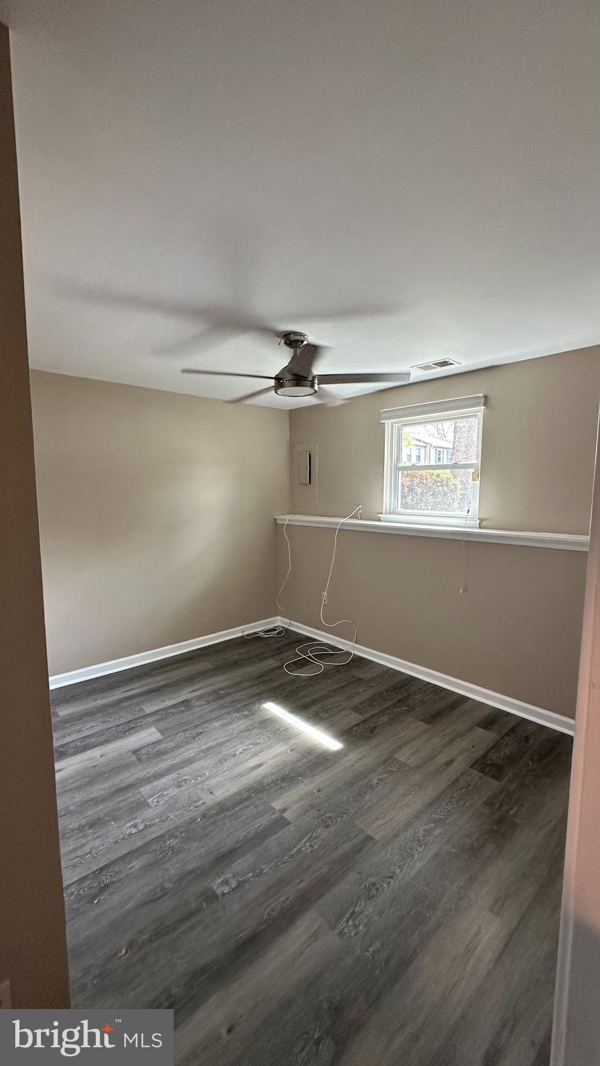 PRINCETON SQUARE - Residential Lease