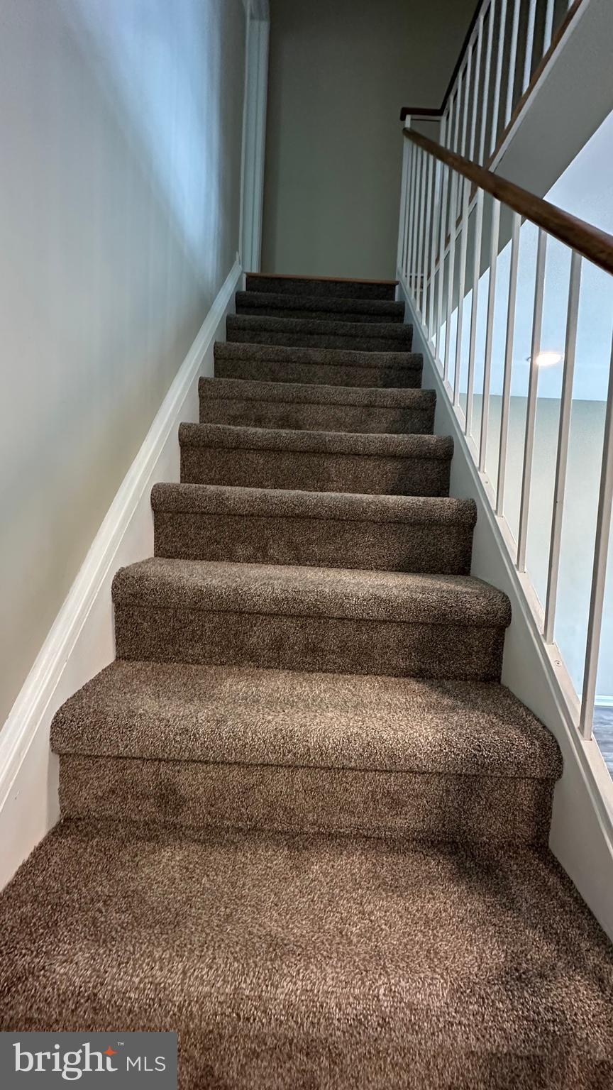 PRINCETON SQUARE - Residential Lease