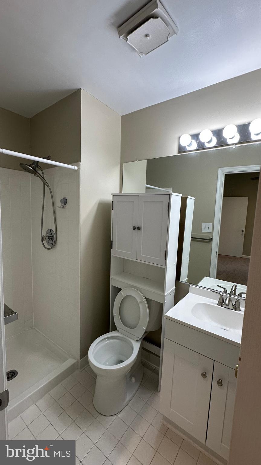 PRINCETON SQUARE - Residential Lease