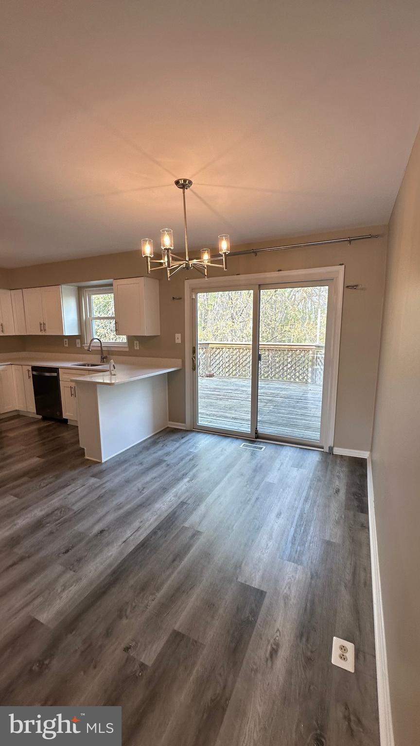 PRINCETON SQUARE - Residential Lease