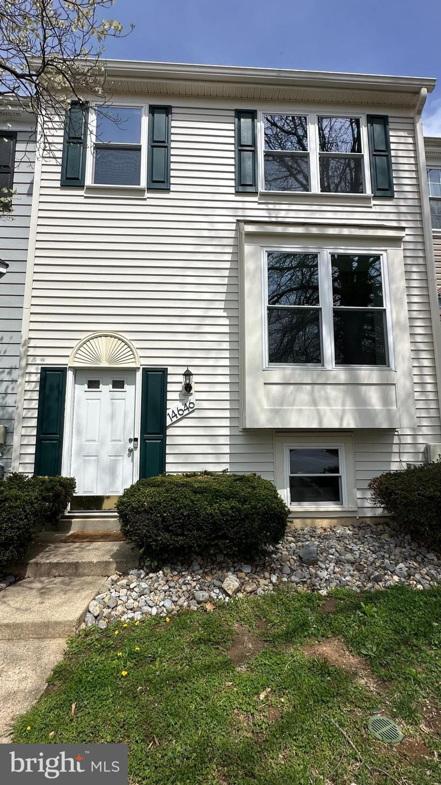 Welcome home to this spacious townhome that features 3 bedrooms and 3 1/2 baths in a desirable Bowie neighborhood. Walk in to your gorgeous home featuring new siding and shutters.  From the split-level entrance, you can access the main living area with its bright living room and bay window. The beautifully renovated kitchen with all new appliances opens to a dining area with deck access, perfect for meals and entertaining. Upstairs, you'll find the primary bedroom with en-suite bath and walk-in closet, plus two additional bedrooms and a full bath.  Fresh carpeting covers all bedrooms.  Newly finished basement offers an additional room or office, another full bathroom, new laundry units,  and a rec room.   Outside, a private fenced backyard awaits.  Neighborhood amenities offer pool, tennis and basketball courts for your outdoor enjoyment. Conveniently located near schools, shopping, dining, and major highways, this townhome combines comfort with accessibility to everything Bowie has to offer.
Landlord prefers a 620 credit score or higher.  Tenants are responsible for all utilities. (electric, water, internet) and yard maintenance.