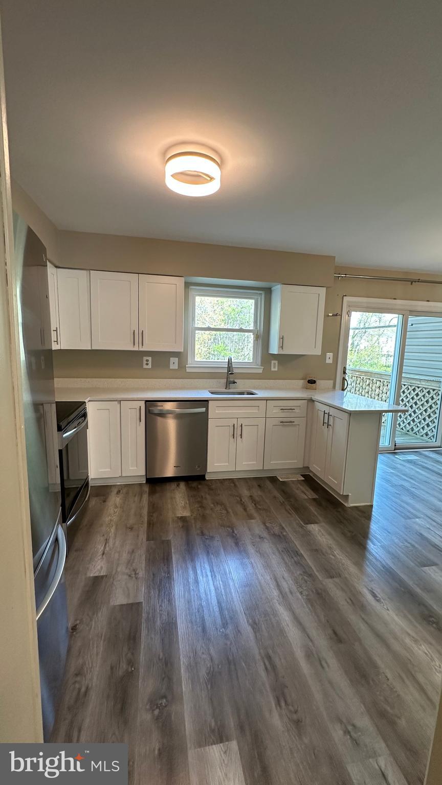 PRINCETON SQUARE - Residential Lease