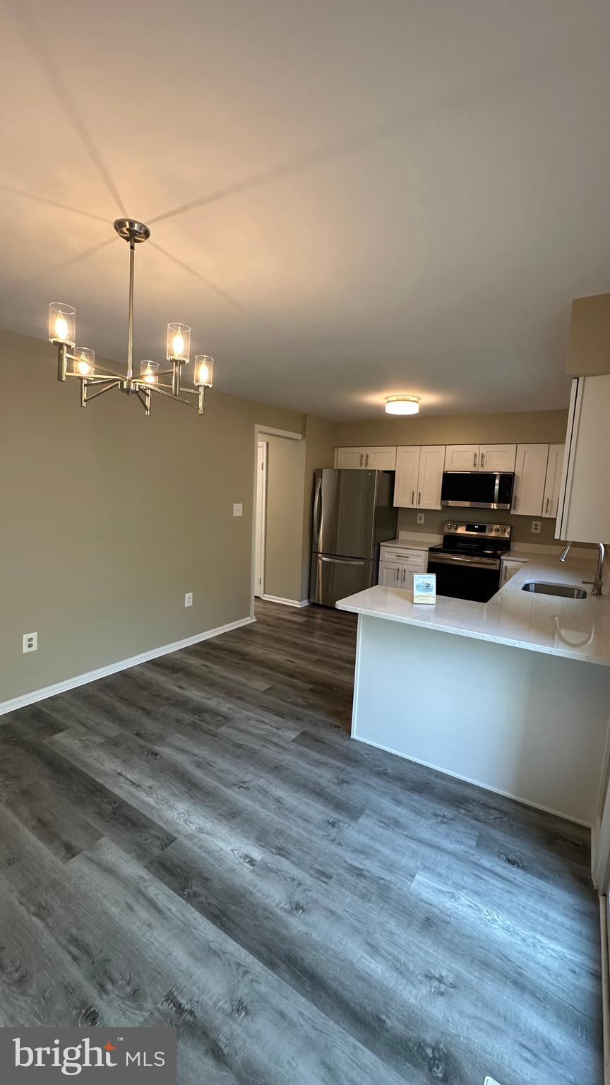 PRINCETON SQUARE - Residential Lease