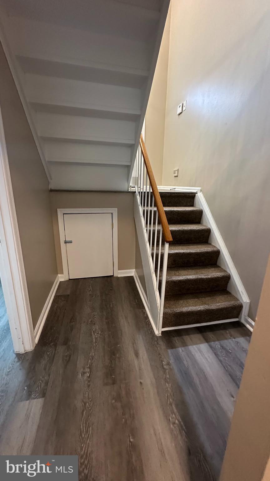 PRINCETON SQUARE - Residential Lease