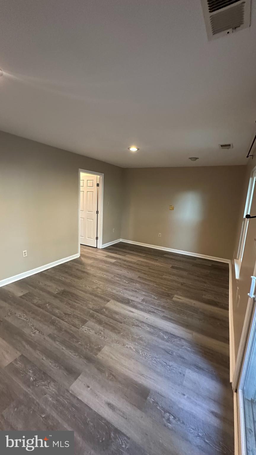 PRINCETON SQUARE - Residential Lease