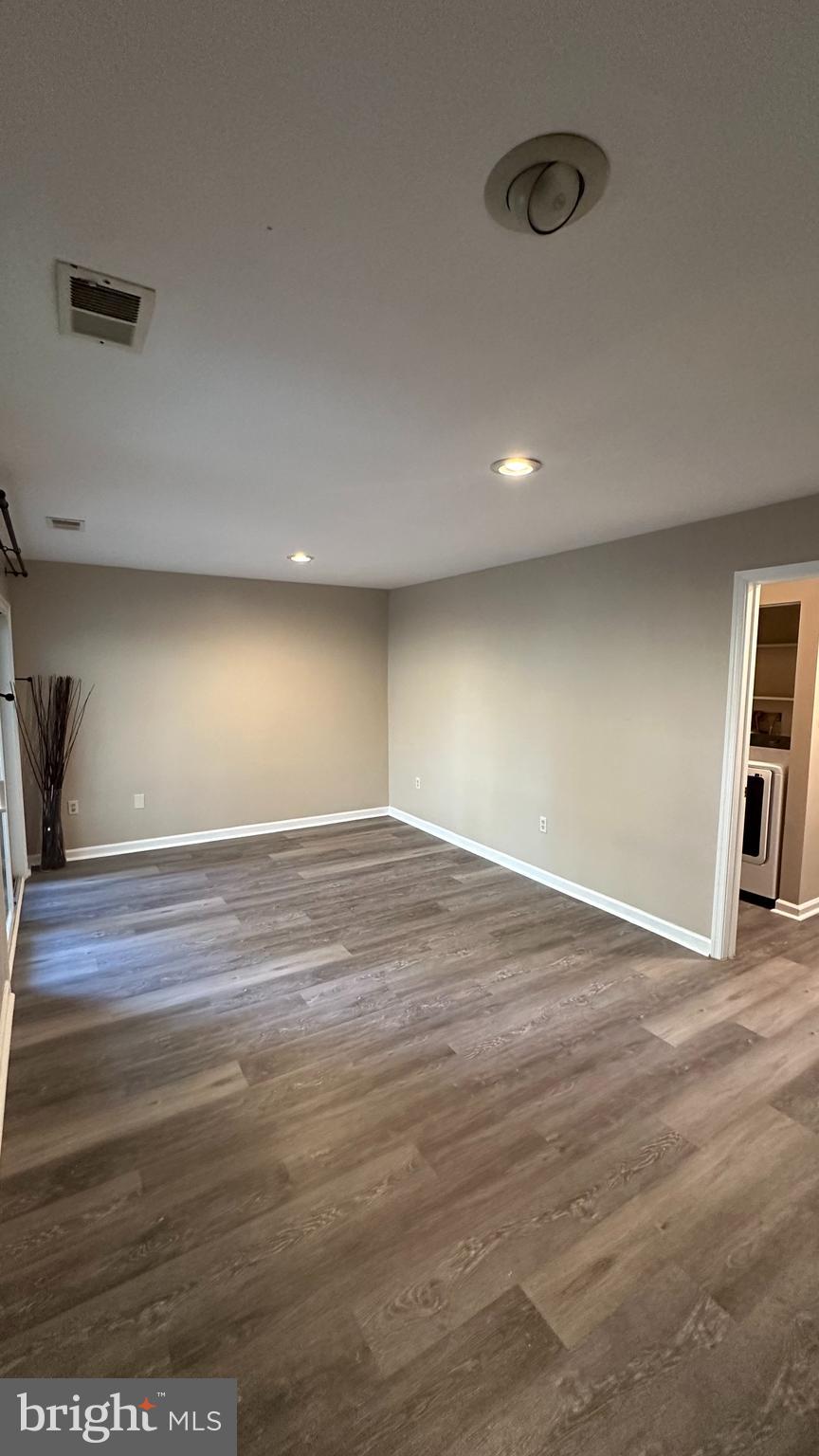 PRINCETON SQUARE - Residential Lease