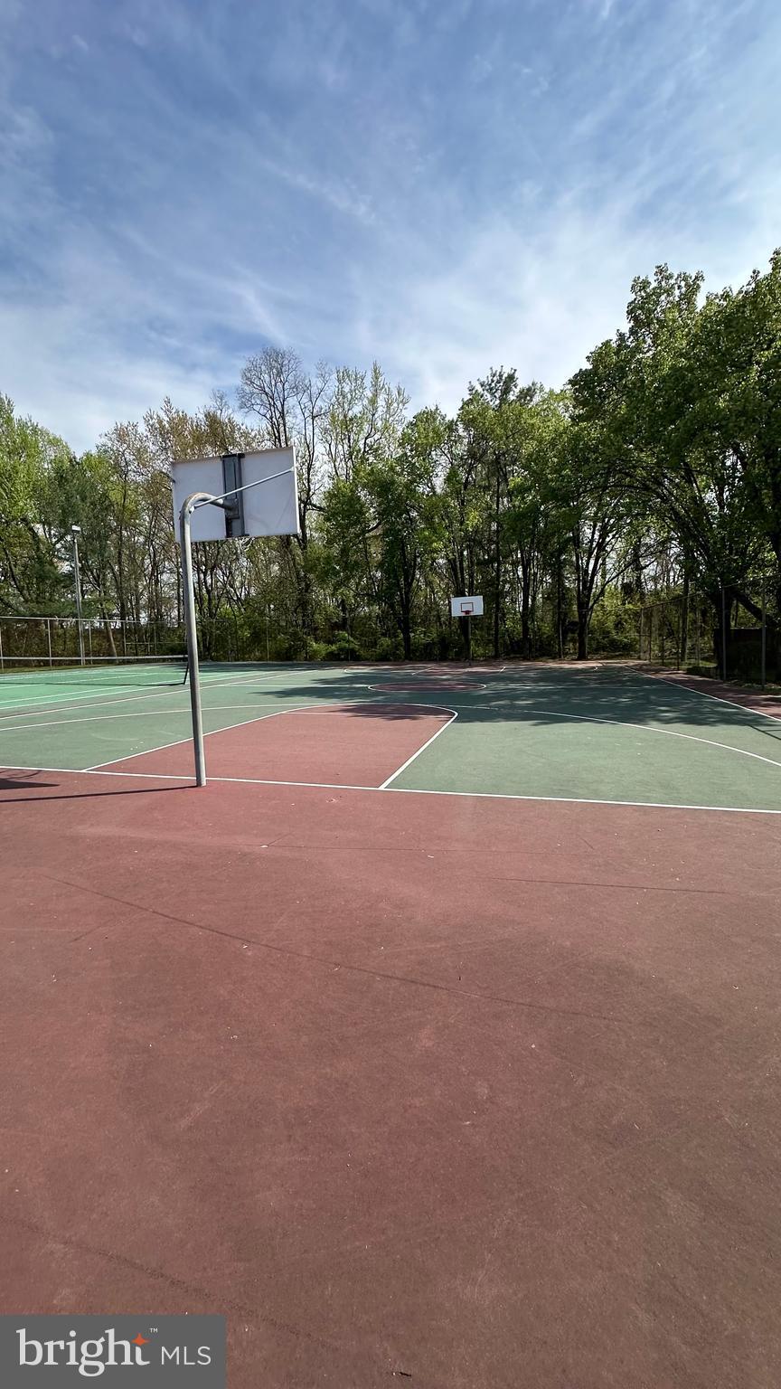 PRINCETON SQUARE - Residential Lease