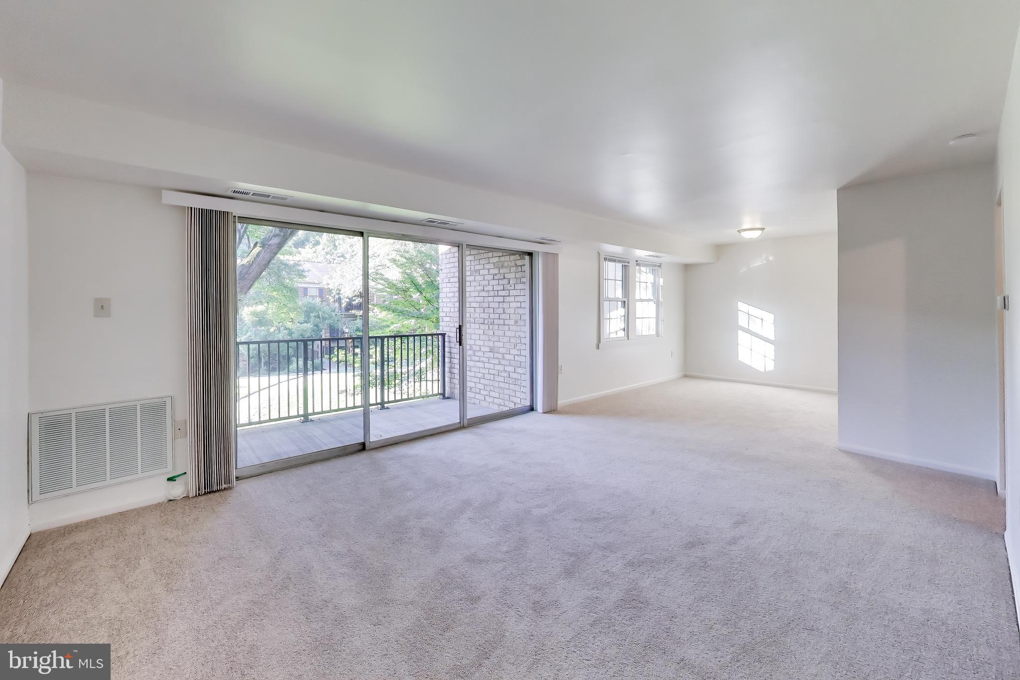 862 COLLEGE PARKWAY 102