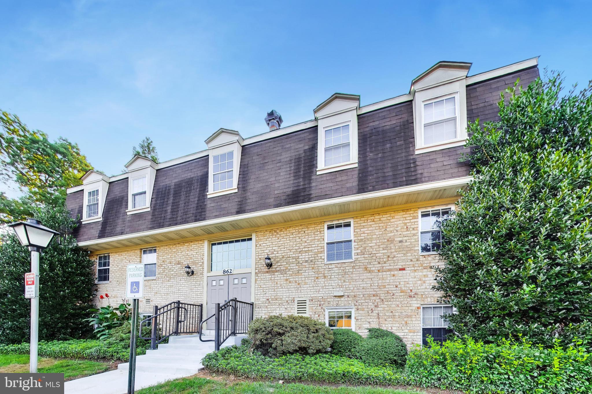862 COLLEGE PARKWAY 102