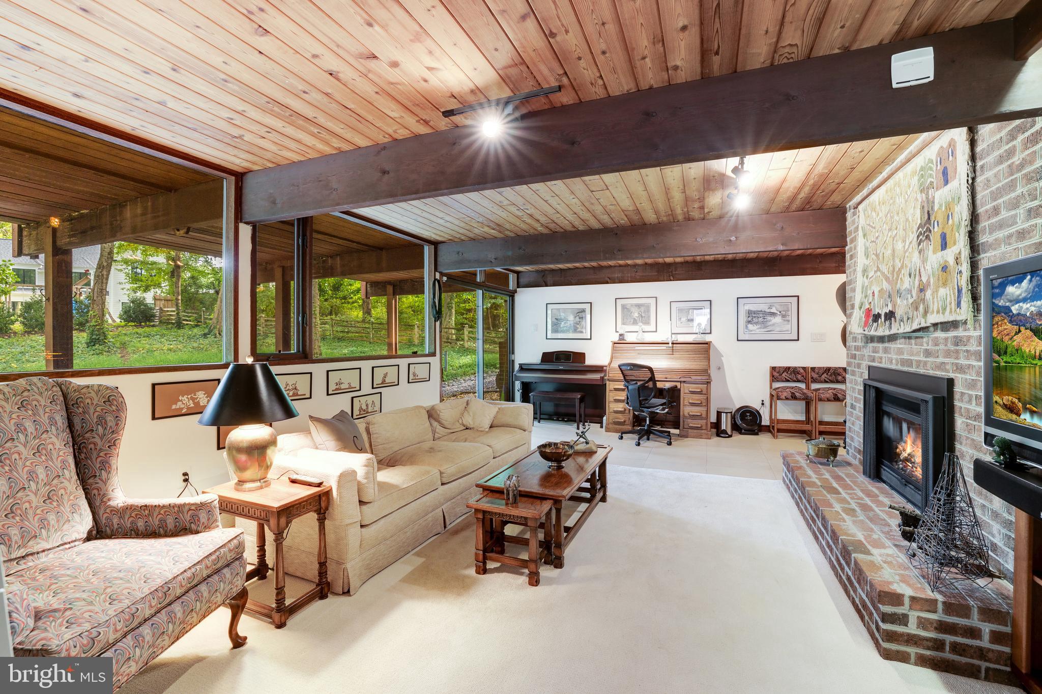 INGLESIDE - Residential