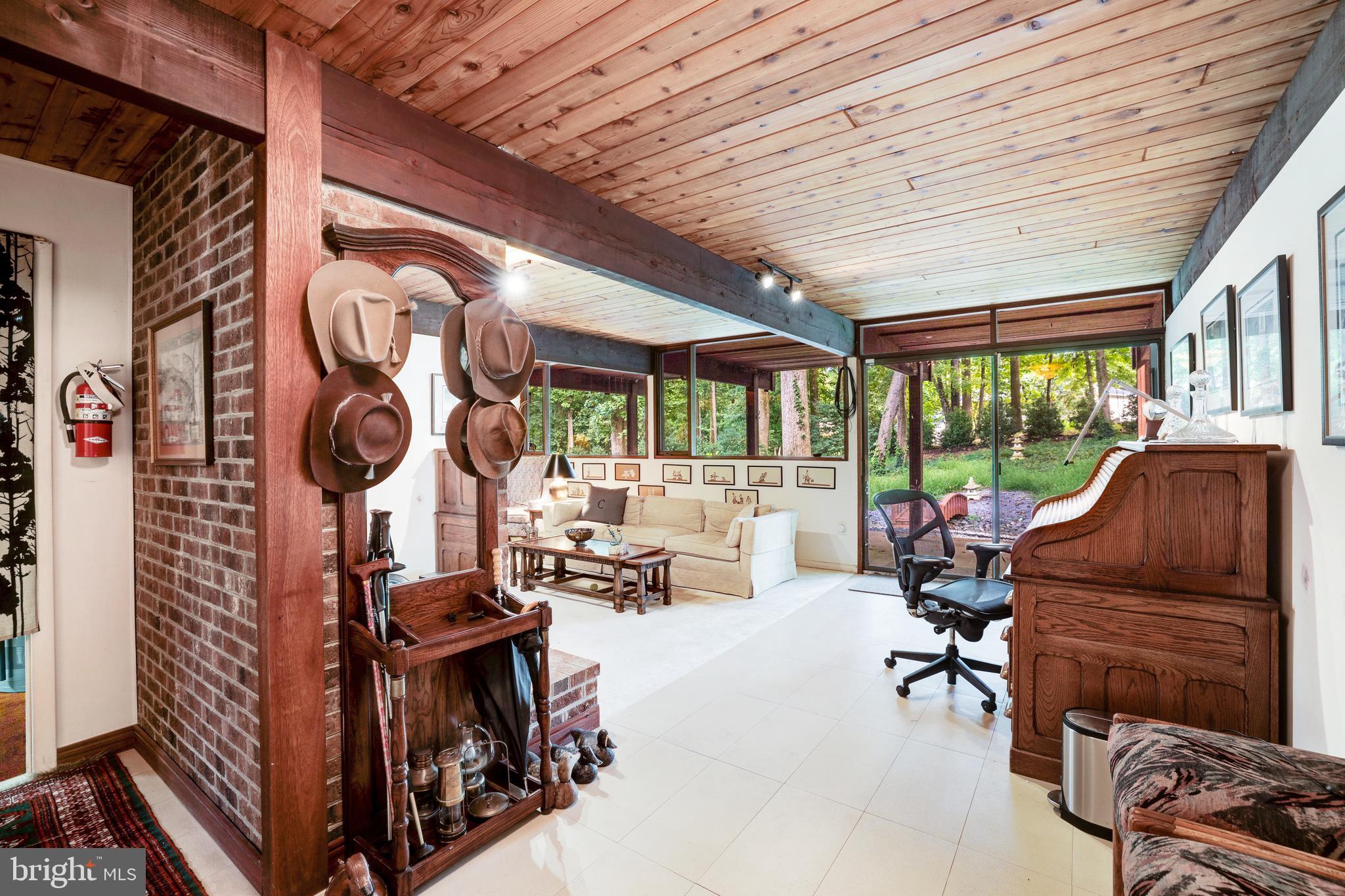 INGLESIDE - Residential