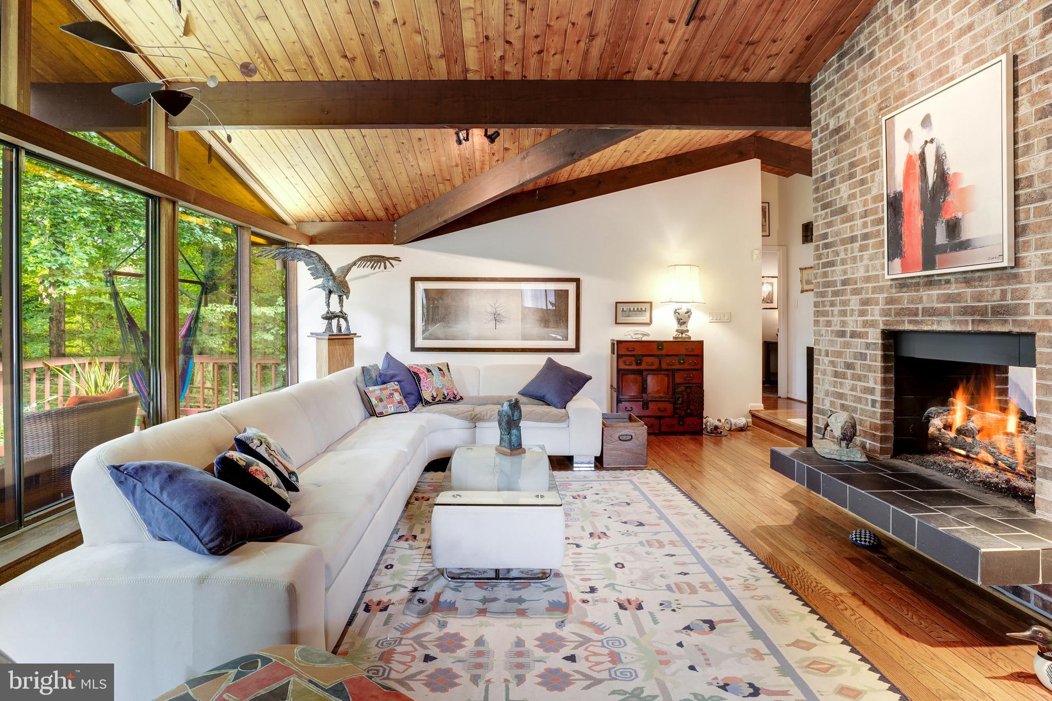 INGLESIDE - Residential