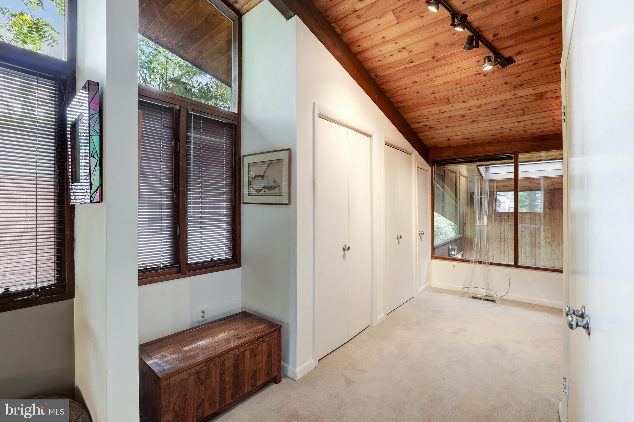 INGLESIDE - Residential