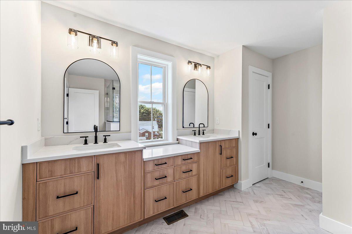 RIGGTOWN COMMONS - Residential