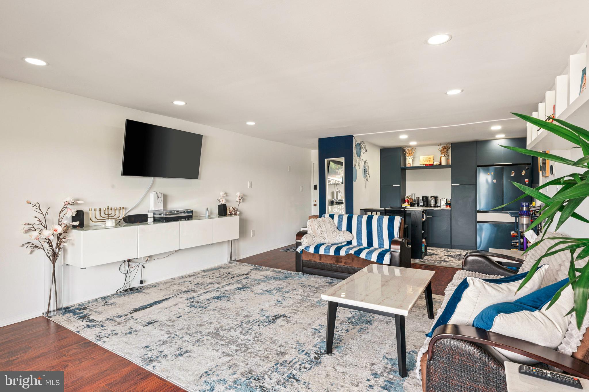 JENKINTOWN - Residential