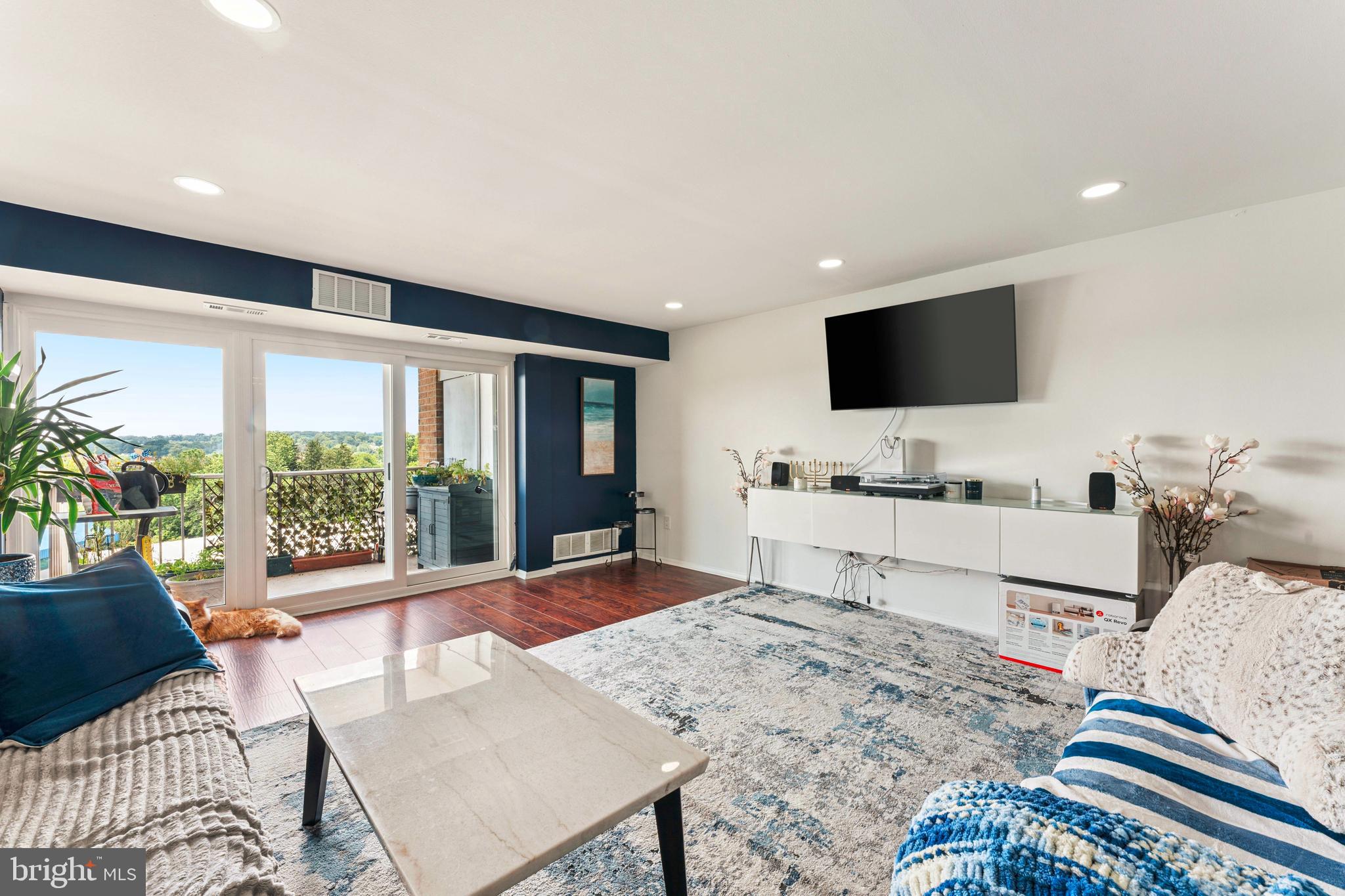 JENKINTOWN - Residential