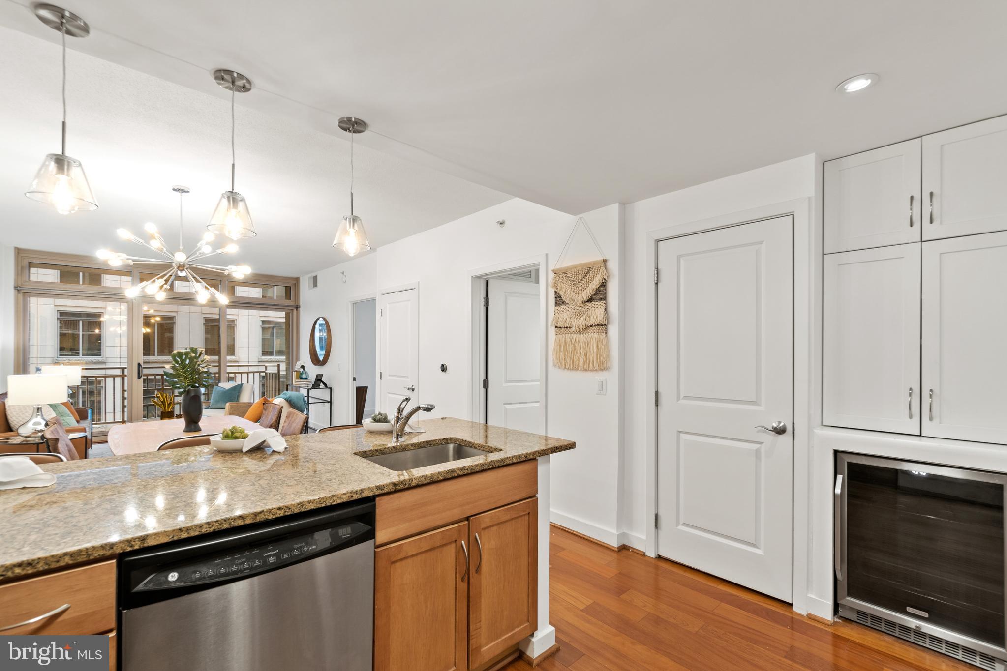 RESIDENCES AT LIBERTY CENTER - Residential