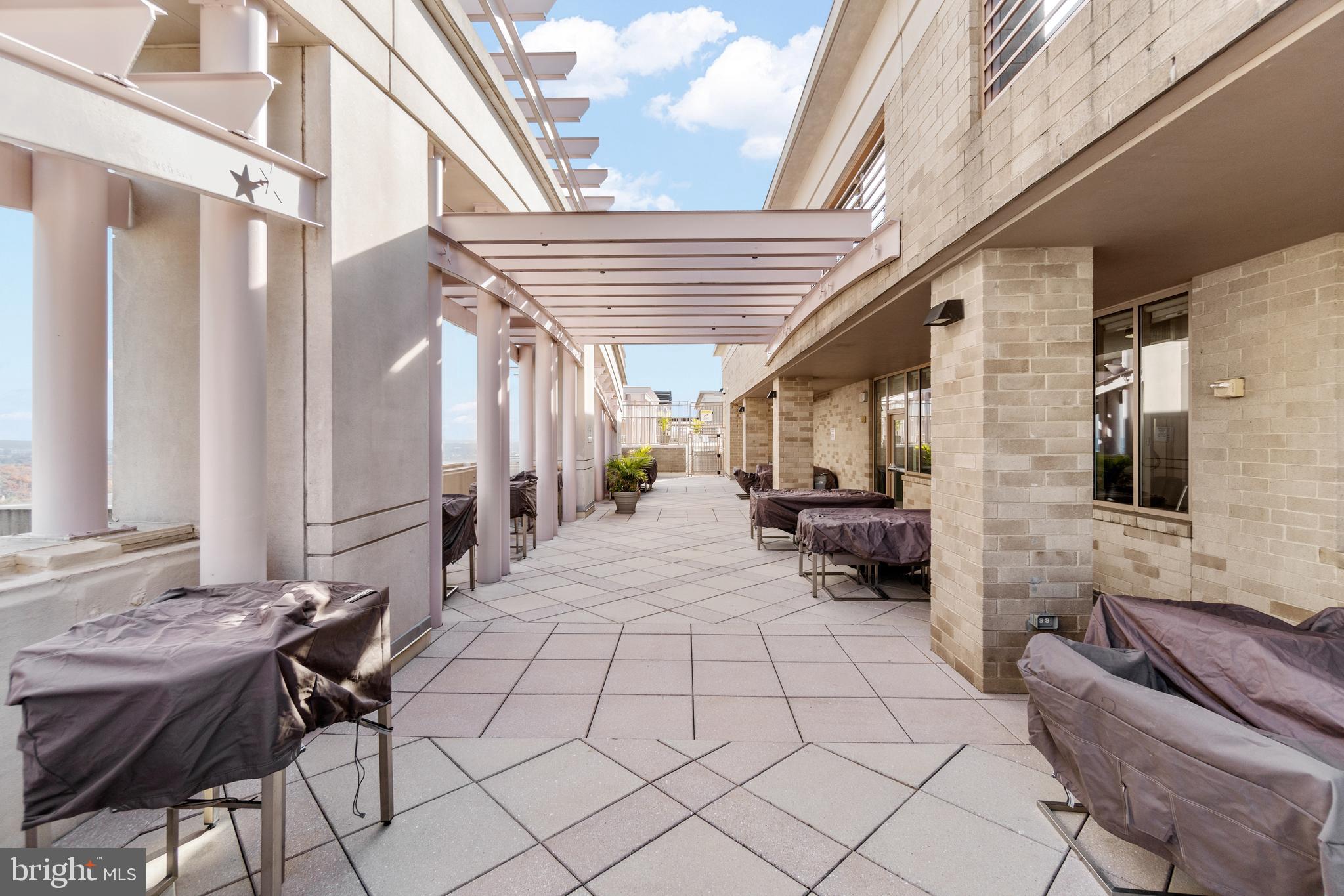 RESIDENCES AT LIBERTY CENTER - Residential