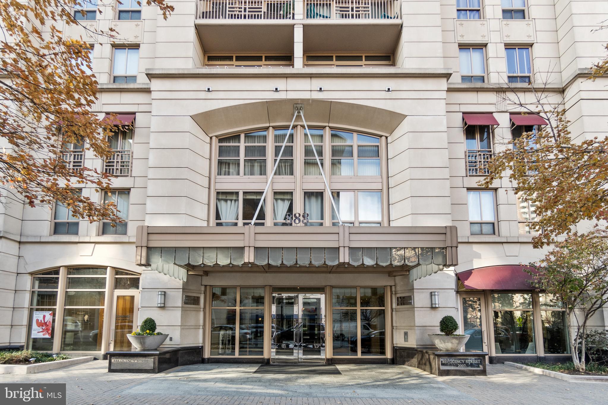 RESIDENCES AT LIBERTY CENTER - Residential