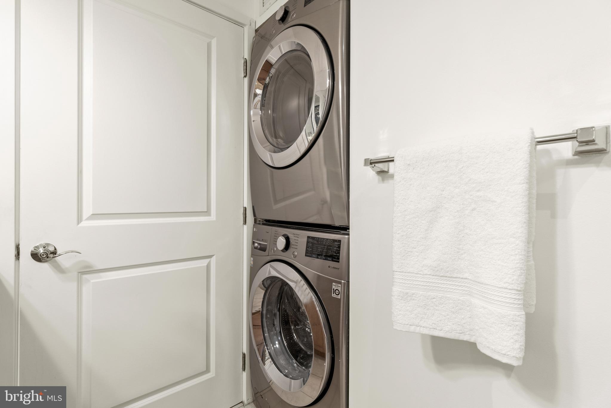 RESIDENCES AT LIBERTY CENTER - Residential