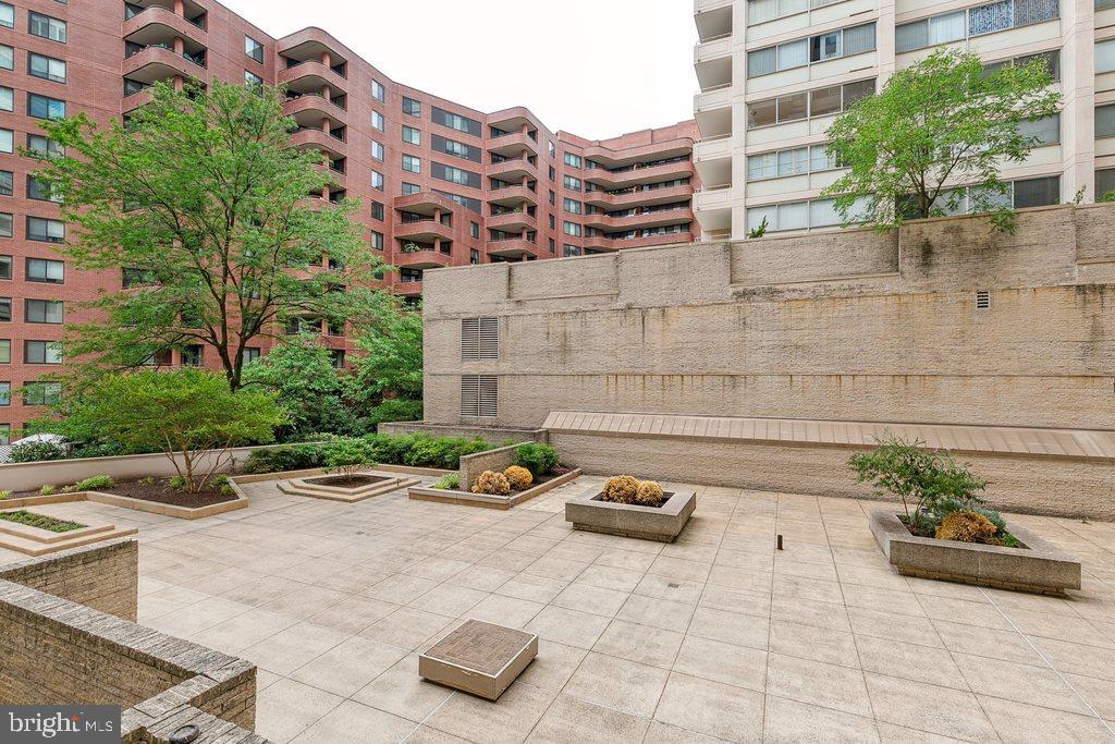 WILLOUGHBY OF CHEVY CHASE - Residential