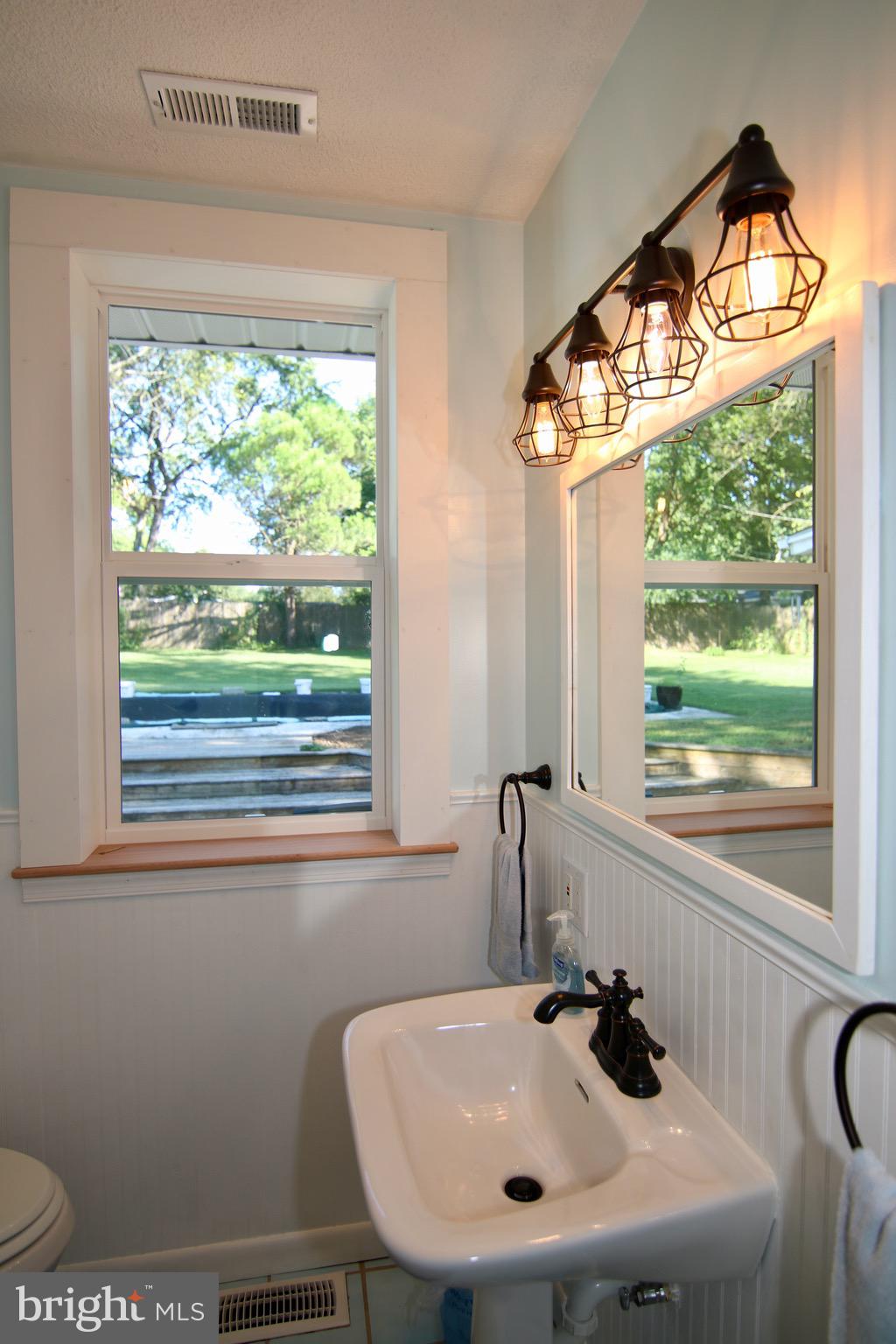 MUNSON HEIGHTS - Residential