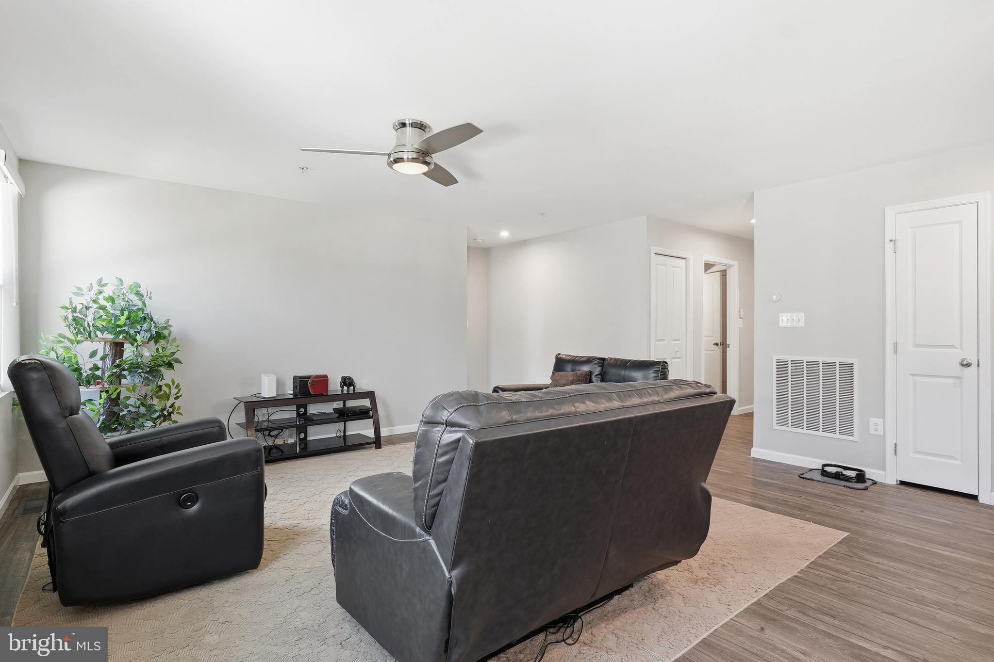 MEADE'S CROSSING - Residential