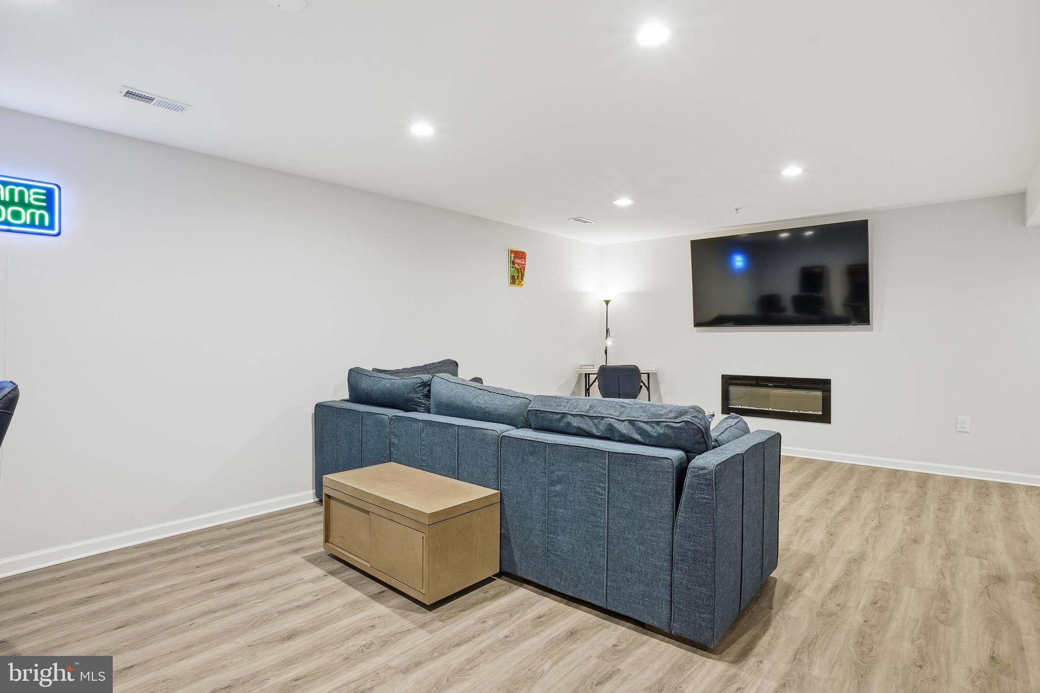 MEADE'S CROSSING - Residential