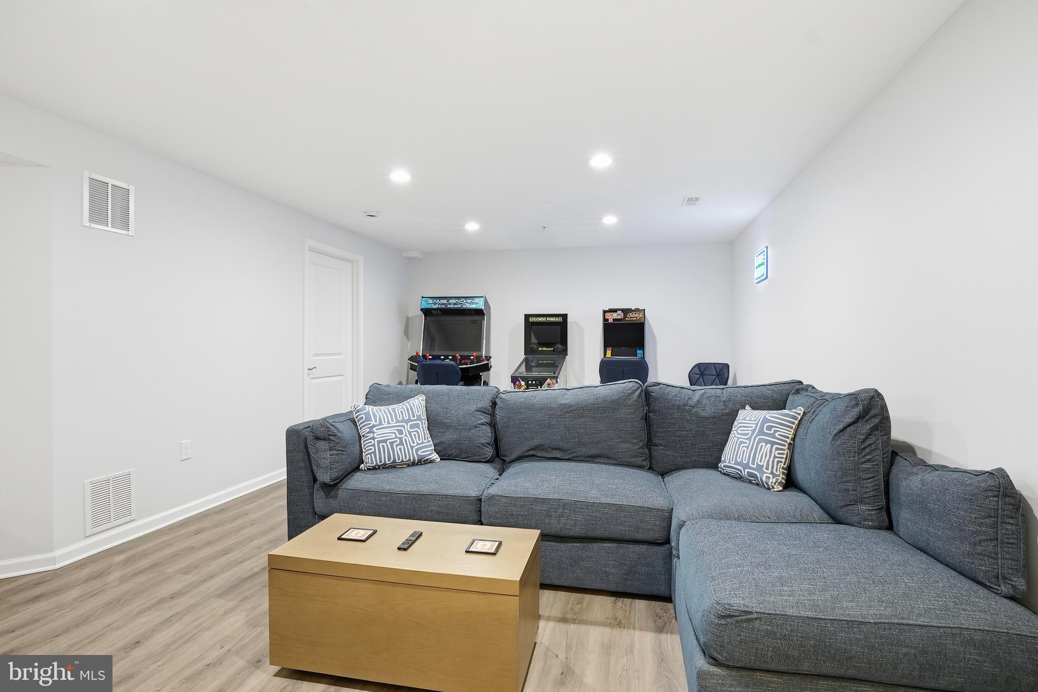 MEADE'S CROSSING - Residential