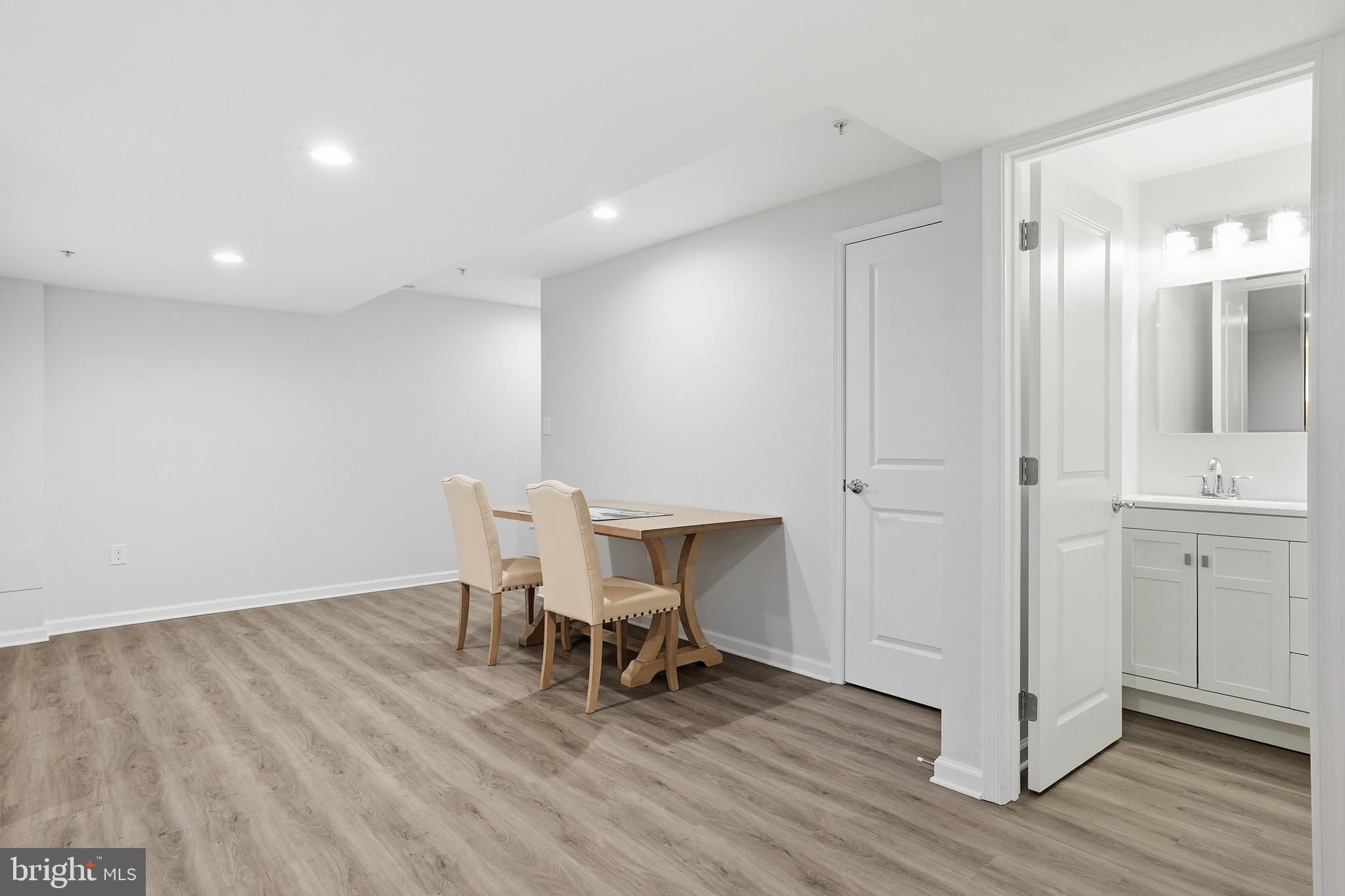 MEADE'S CROSSING - Residential