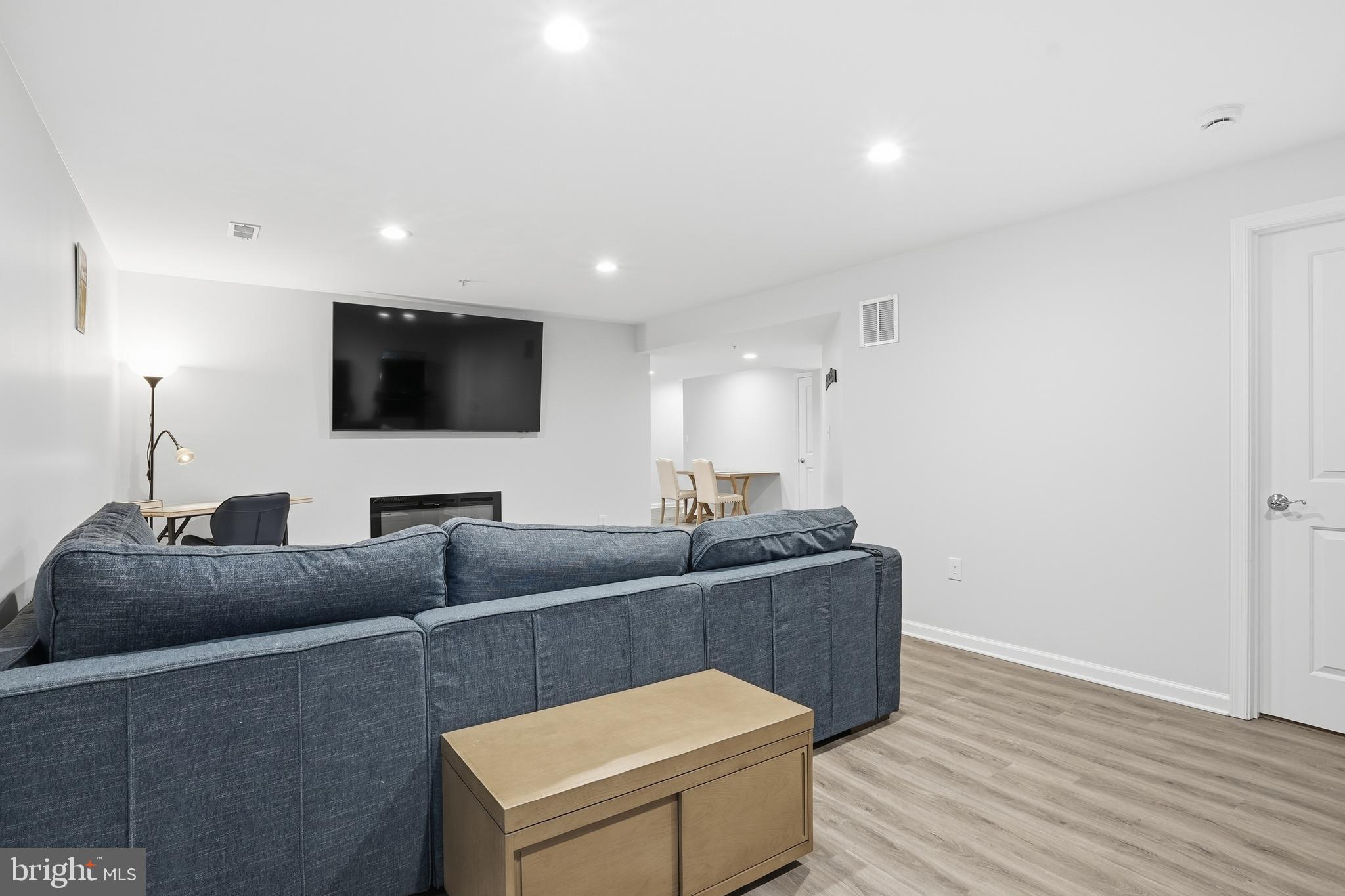 MEADE'S CROSSING - Residential