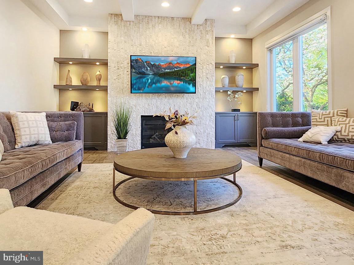 ROSEMONT - Residential