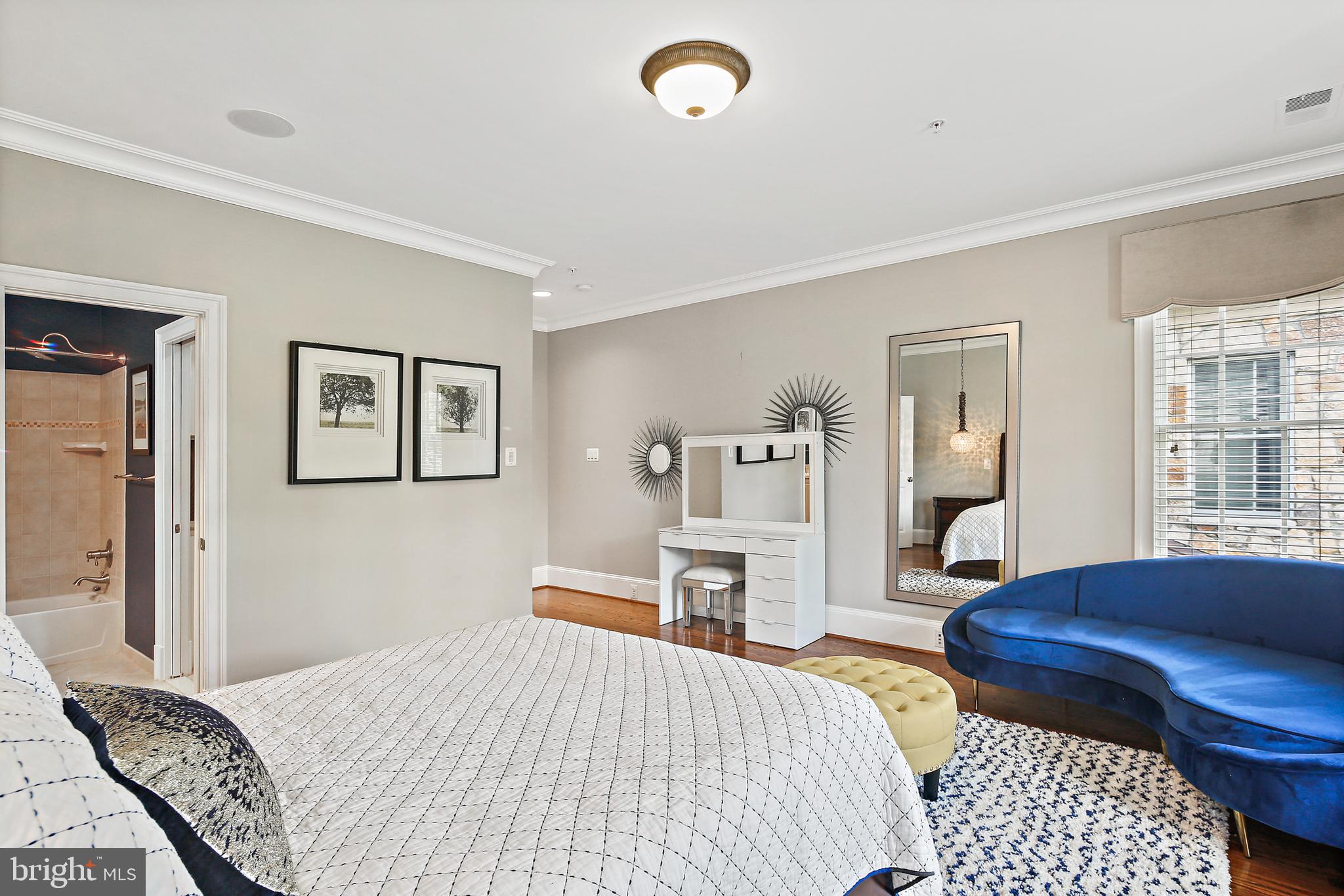 RIVERWOOD - Residential