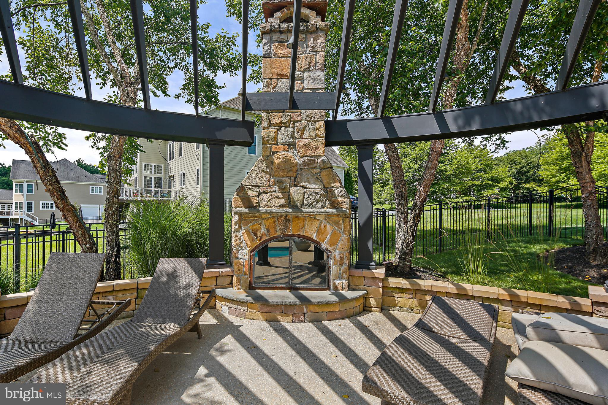 RIVERWOOD - Residential