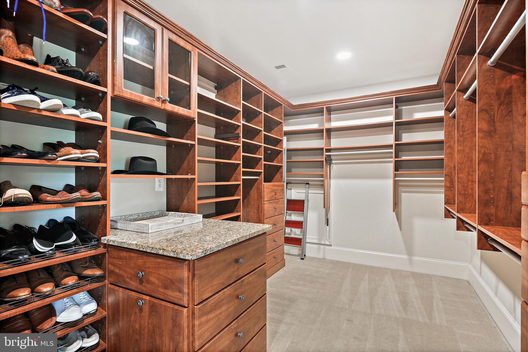 RIVERWOOD - Residential