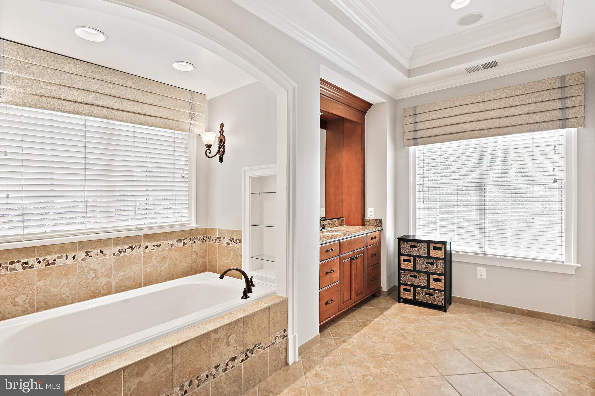 RIVERWOOD - Residential