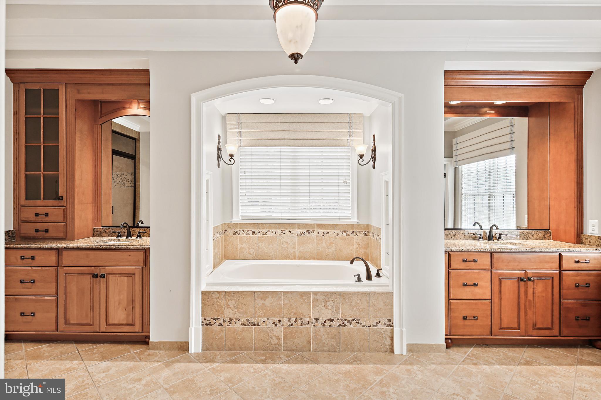 RIVERWOOD - Residential