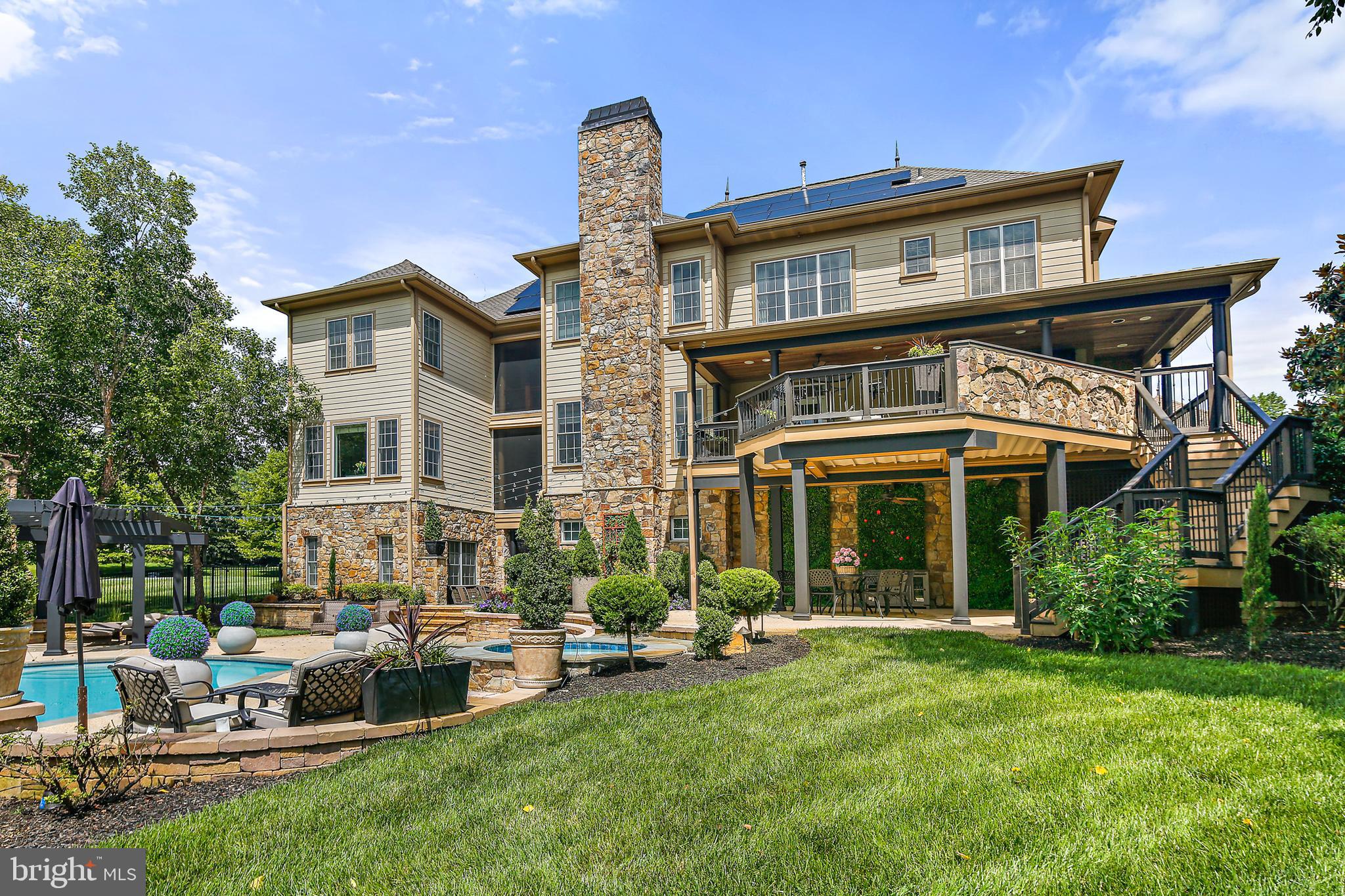 RIVERWOOD - Residential