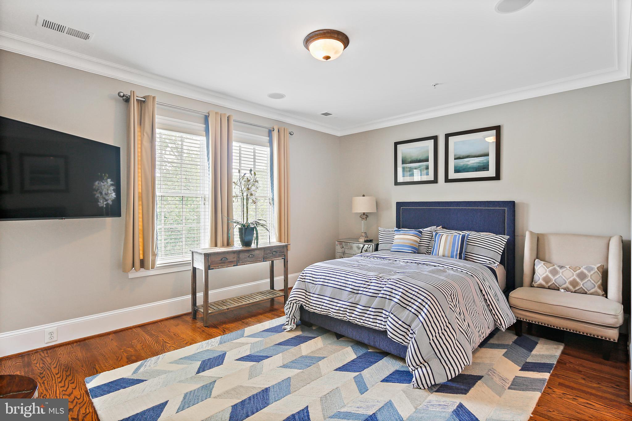 RIVERWOOD - Residential