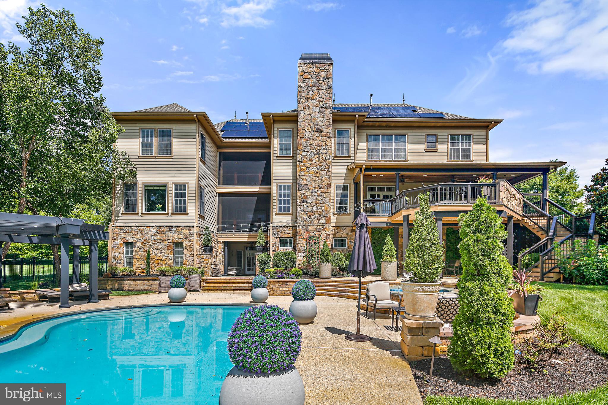 RIVERWOOD - Residential