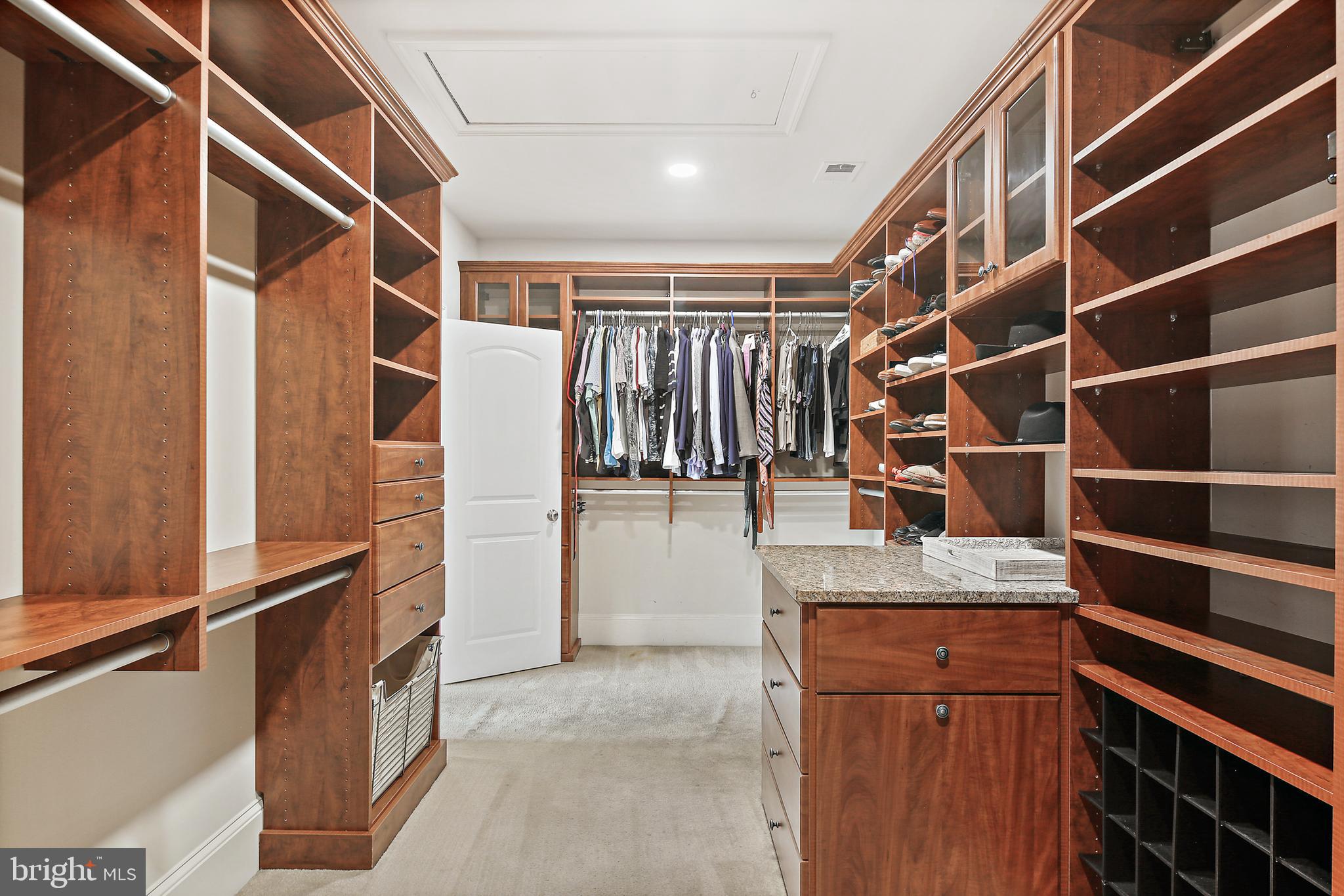 RIVERWOOD - Residential