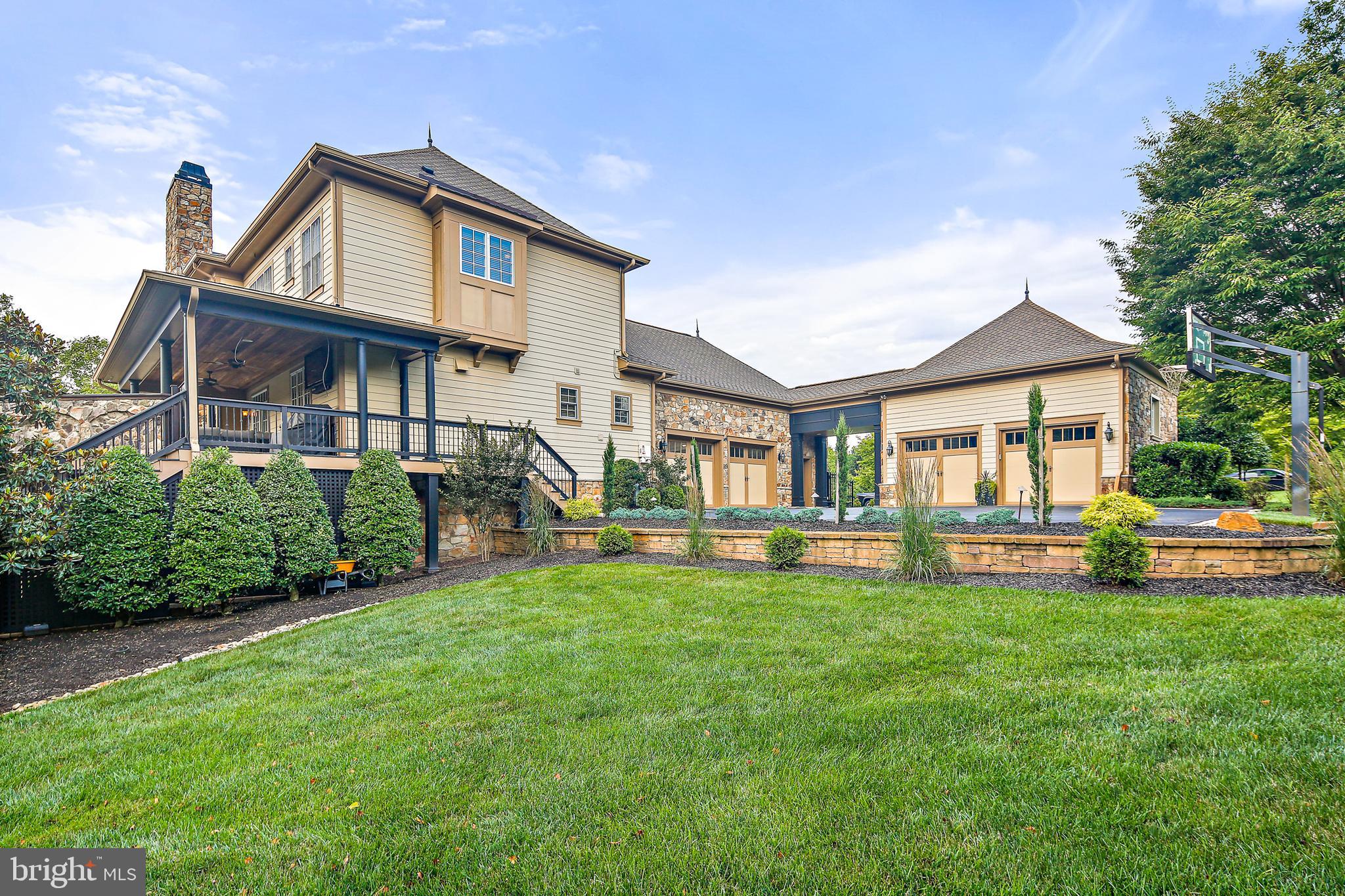 RIVERWOOD - Residential