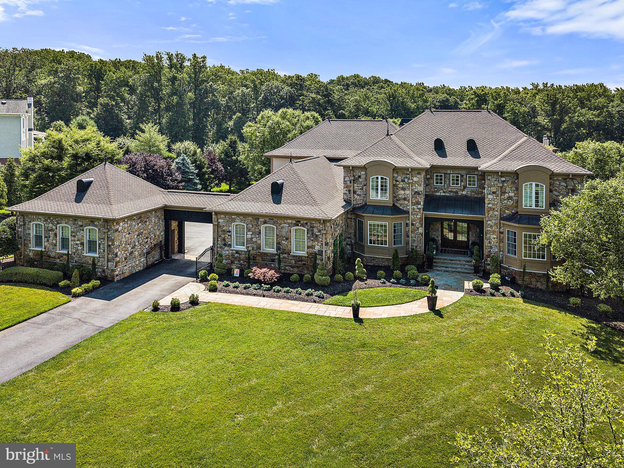 RIVERWOOD - Residential