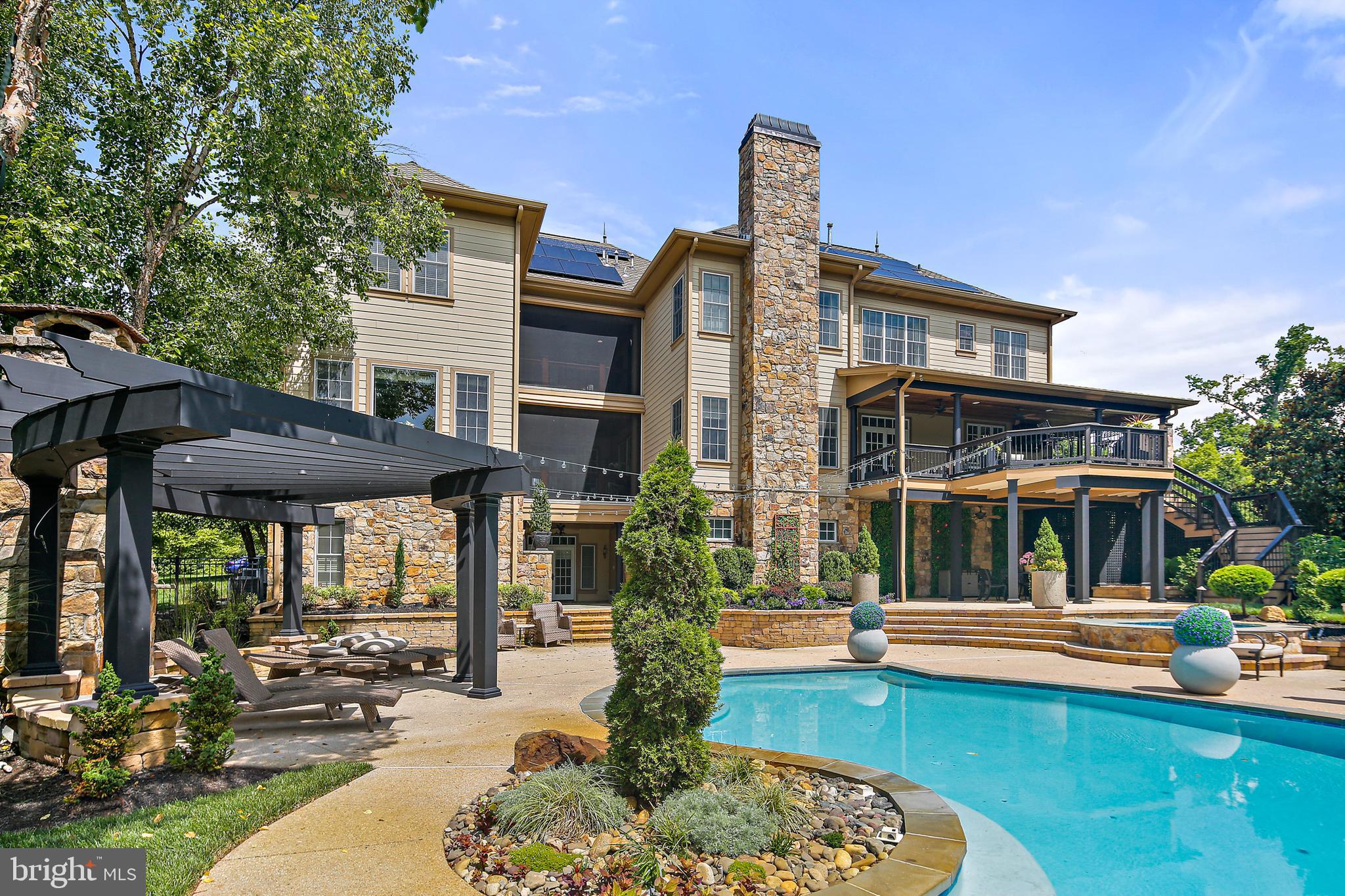 RIVERWOOD - Residential