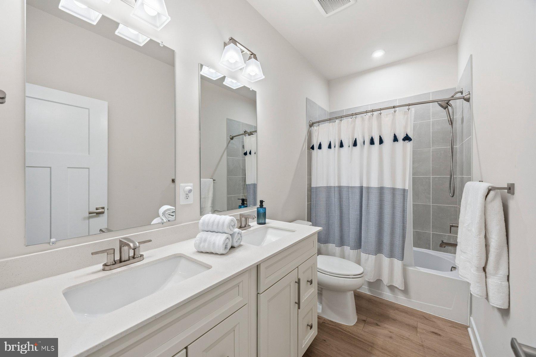 WELLINGTON FARMS - Residential